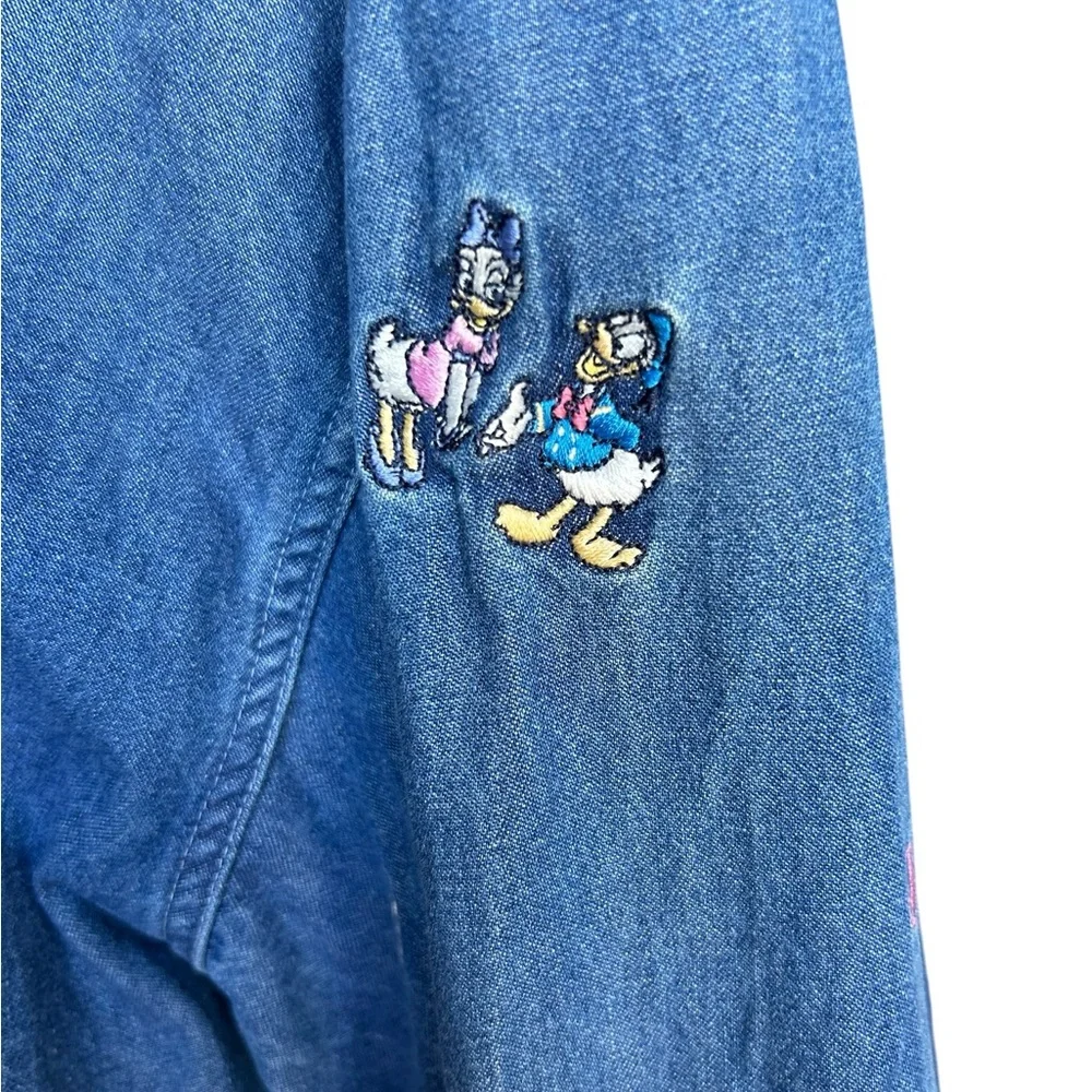 Disney Mickey Minnie Donald Daisy Embroidered XXL Heart Valentines Button-Up Top - Picture 9 of 11